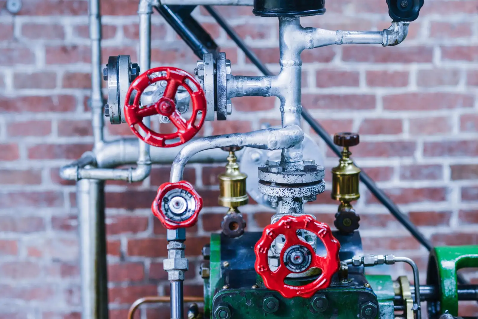 四川万星拱月科技汽车脚垫材质对比与实用选购建议